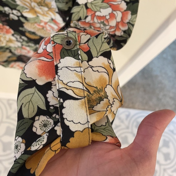Floral blouse - Picture 6 of 6